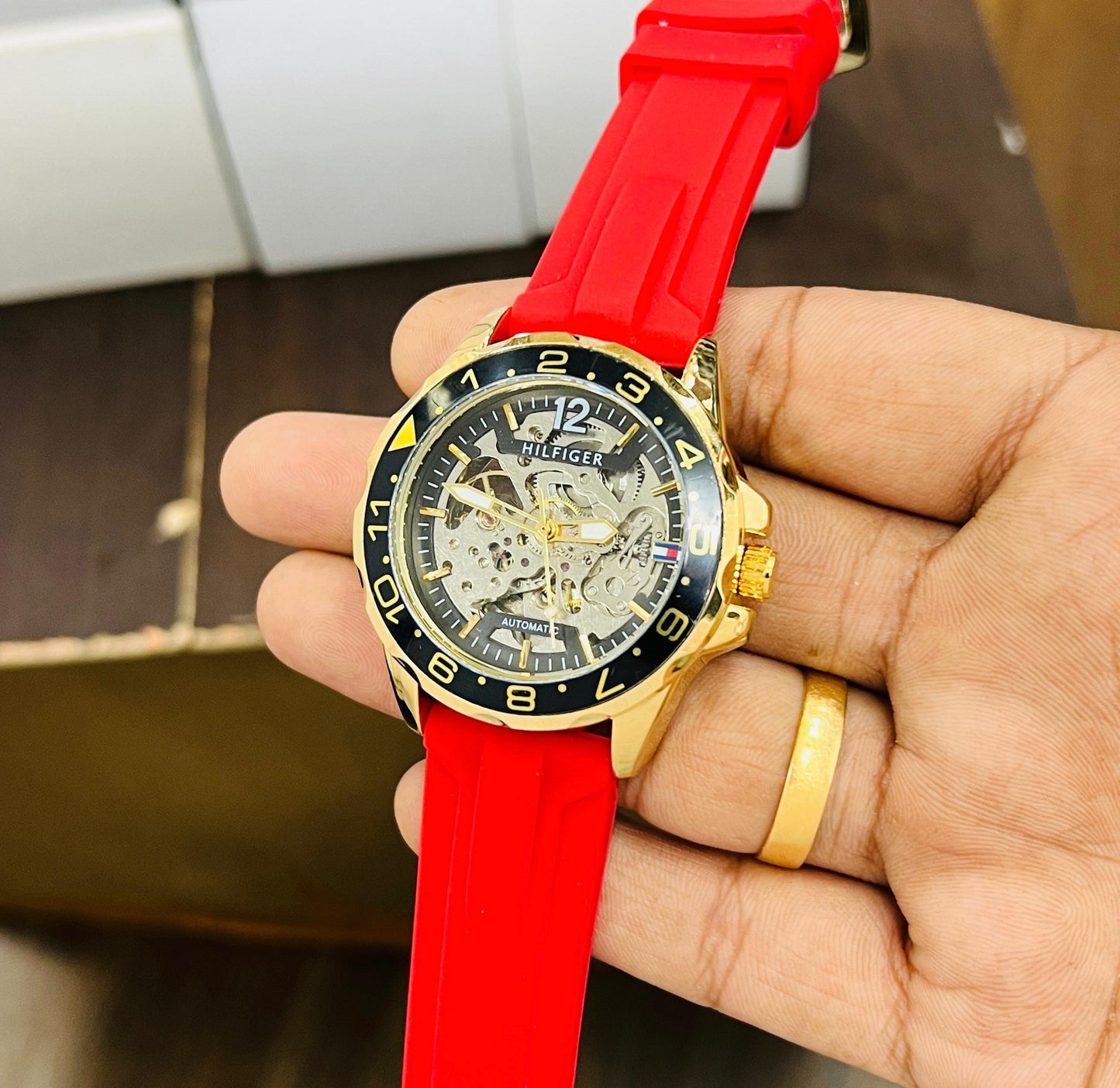 Th Premium Modern Luxury watch