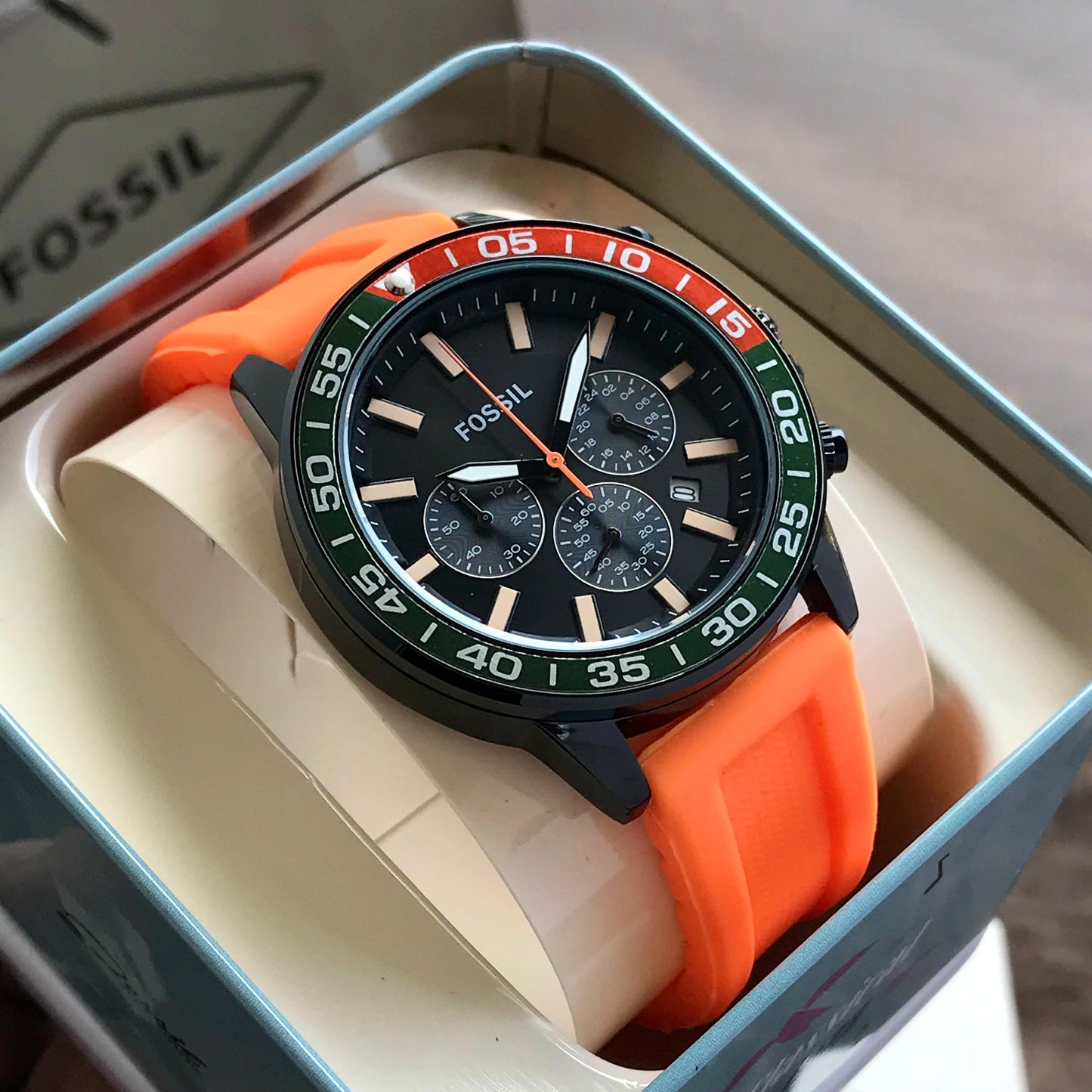 Fossil Dive timepiece is expertly crafted with a brown LiteHide leather strap