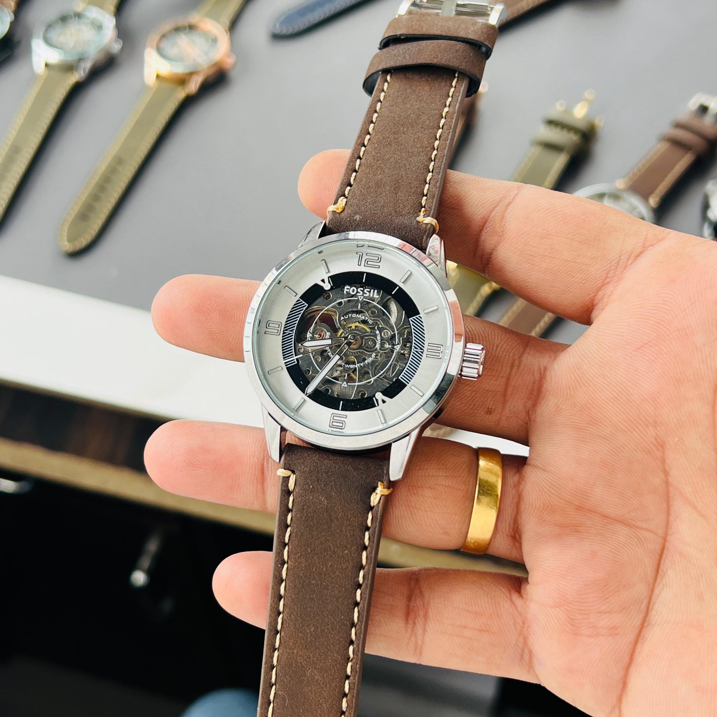 FOSSIL RENOWNED TIMEPIECES