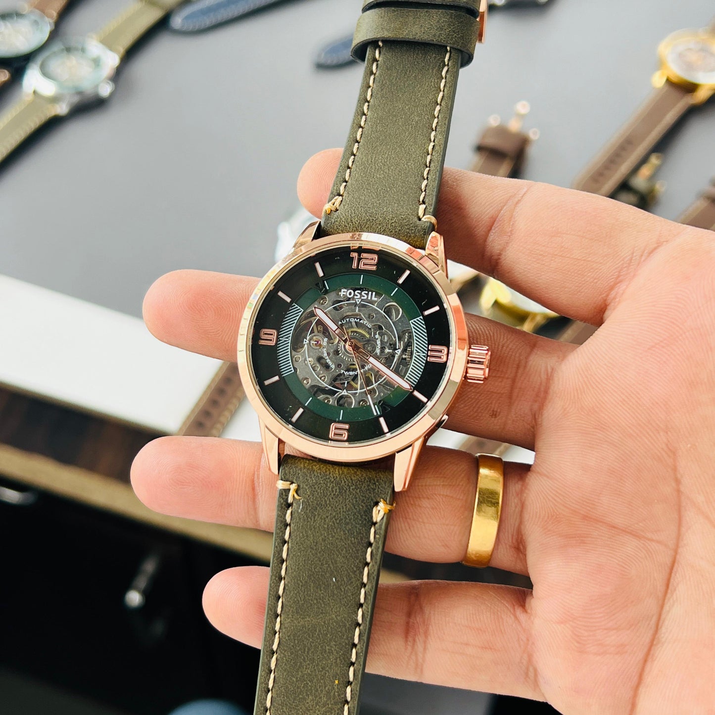 FOSSIL RENOWNED TIMEPIECES