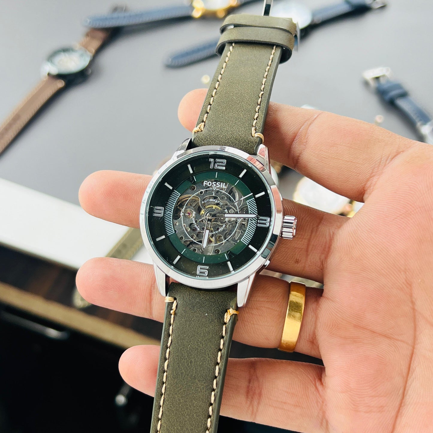 FOSSIL RENOWNED TIMEPIECES