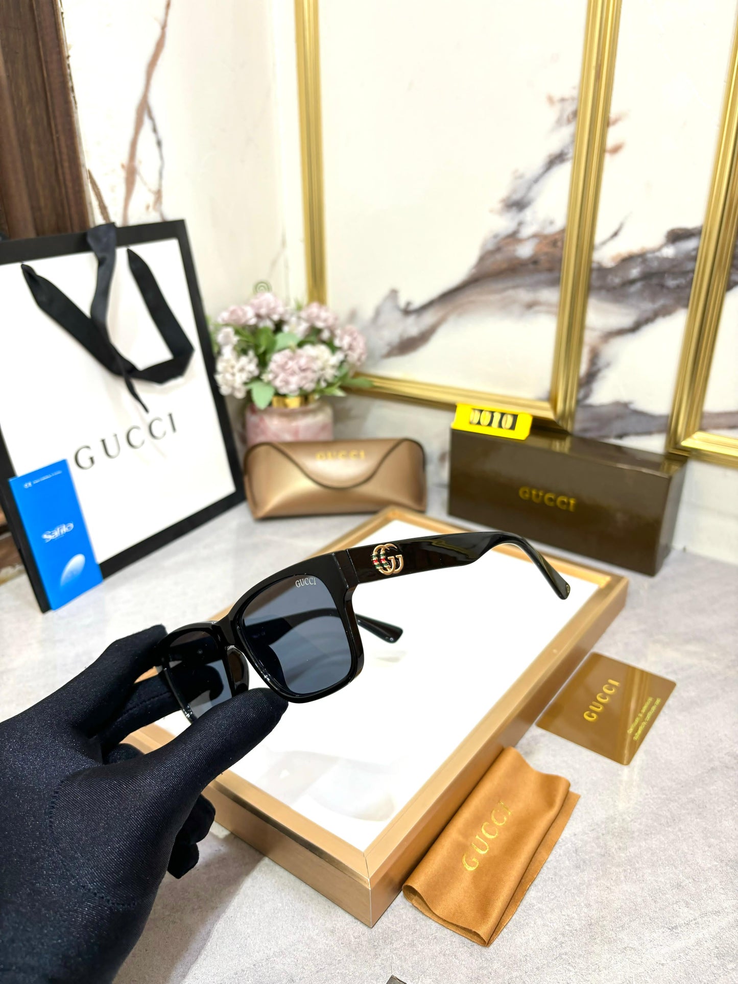 GUCCI SUNGLASSES