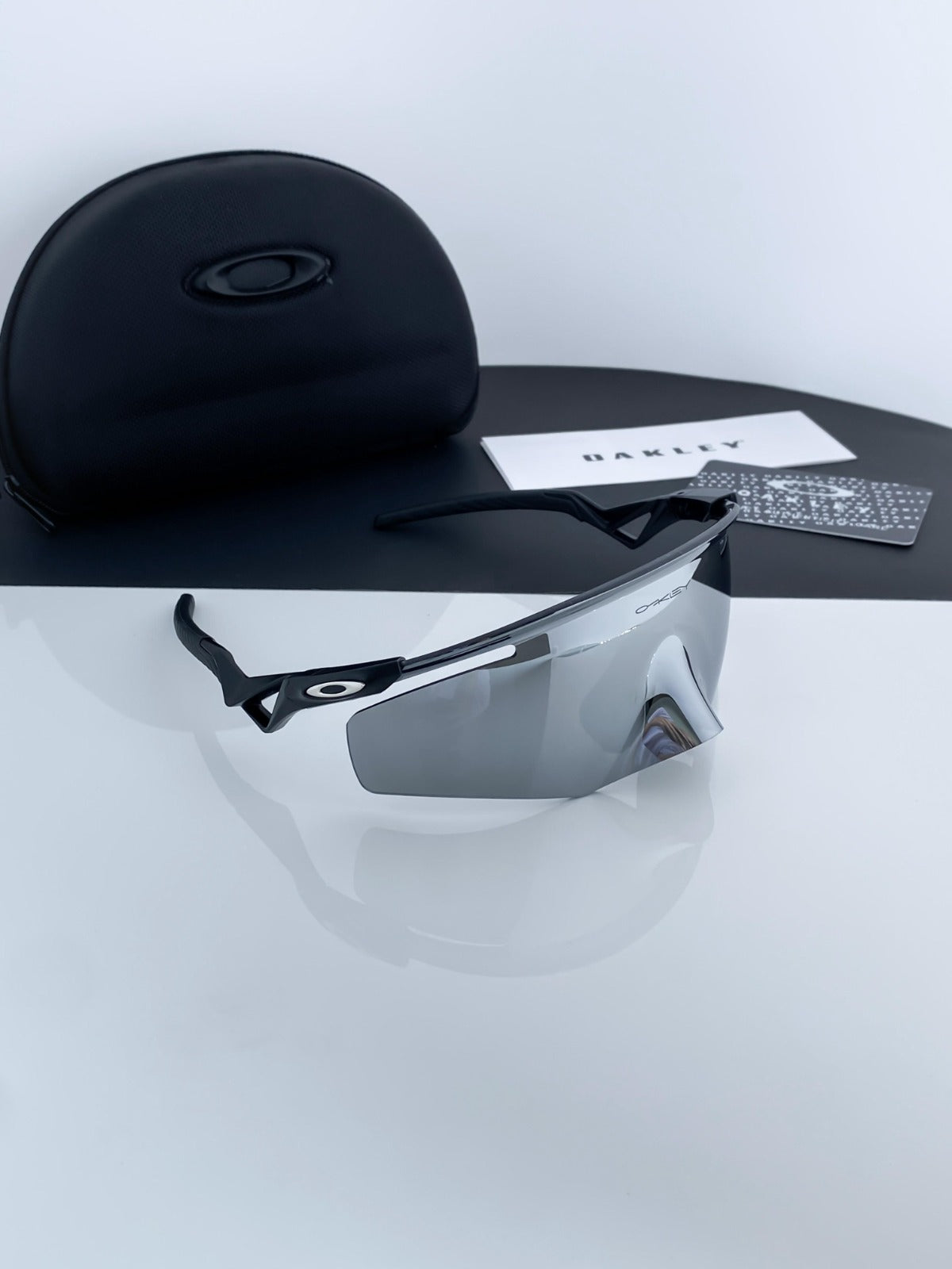 Oakley mens sunglasses