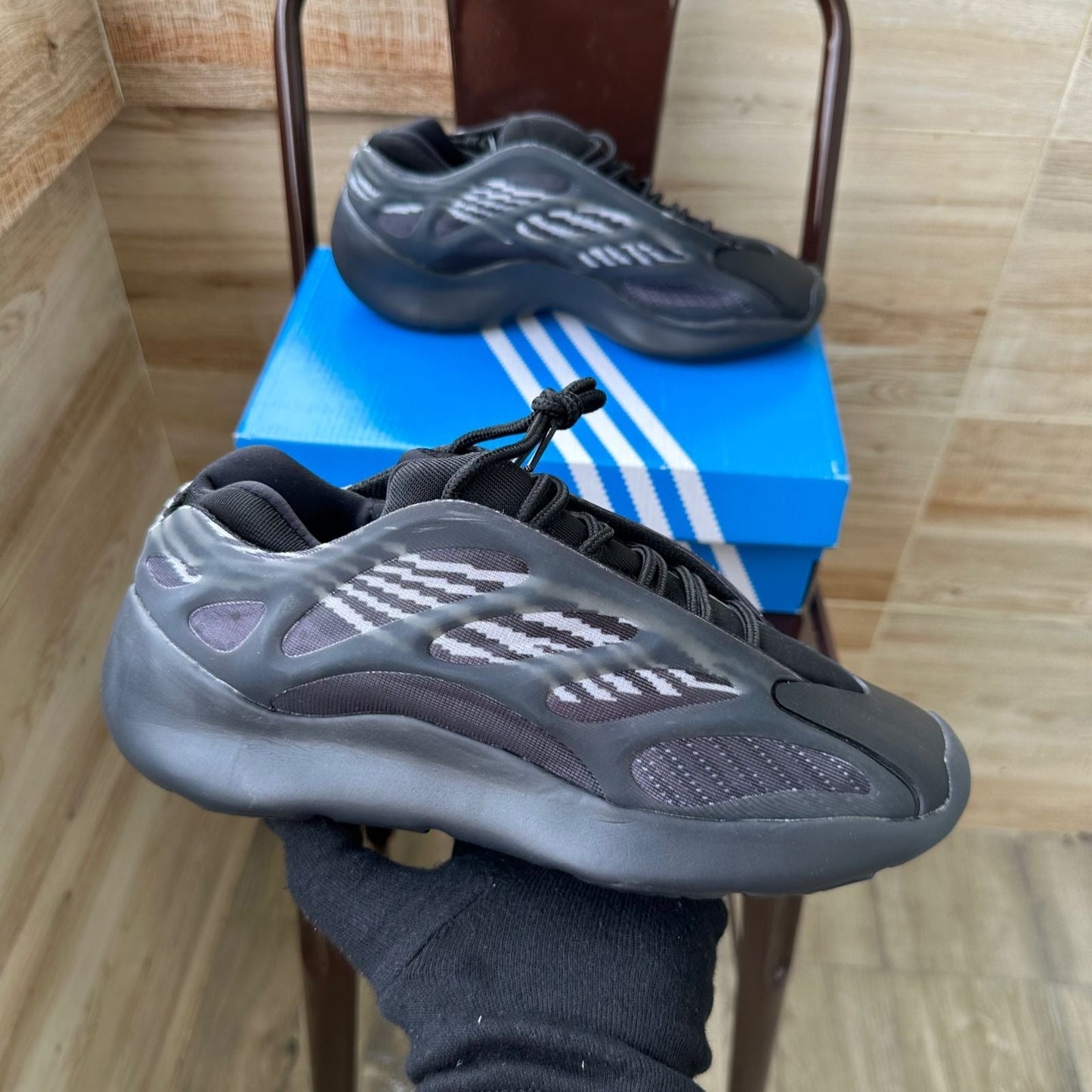 Amazing Yezzy 700 Azeal shoes
