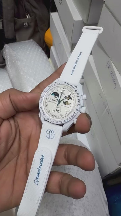Omega X swatch moonswatch snoopy edtion
