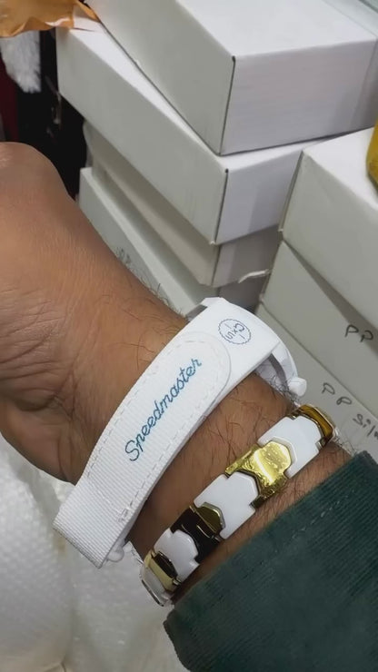 Omega X swatch moonswatch snoopy edtion