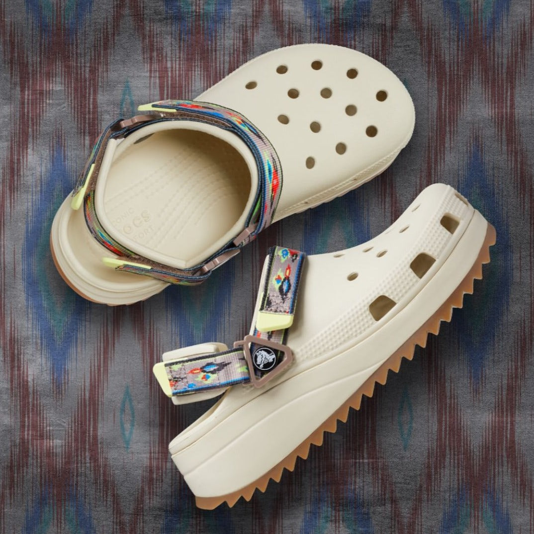 Classic hike IKAT clogs