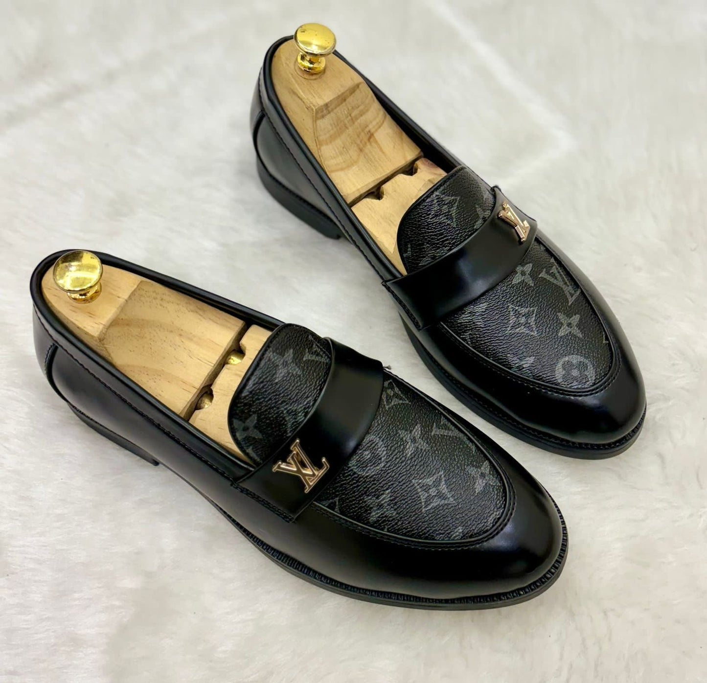 Lv premium unisex luxury loafers shoes