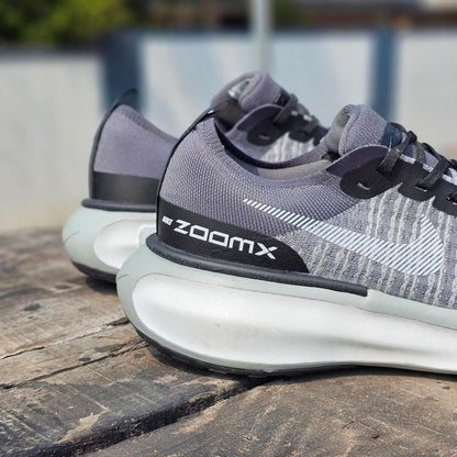 Amazing Nk zoom Invincible shoes