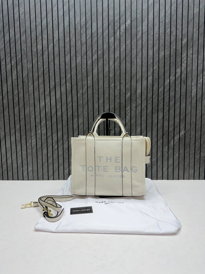 MARC JACOBS THE TOTE BAG