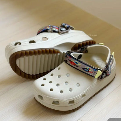 Classic hike IKAT clogs