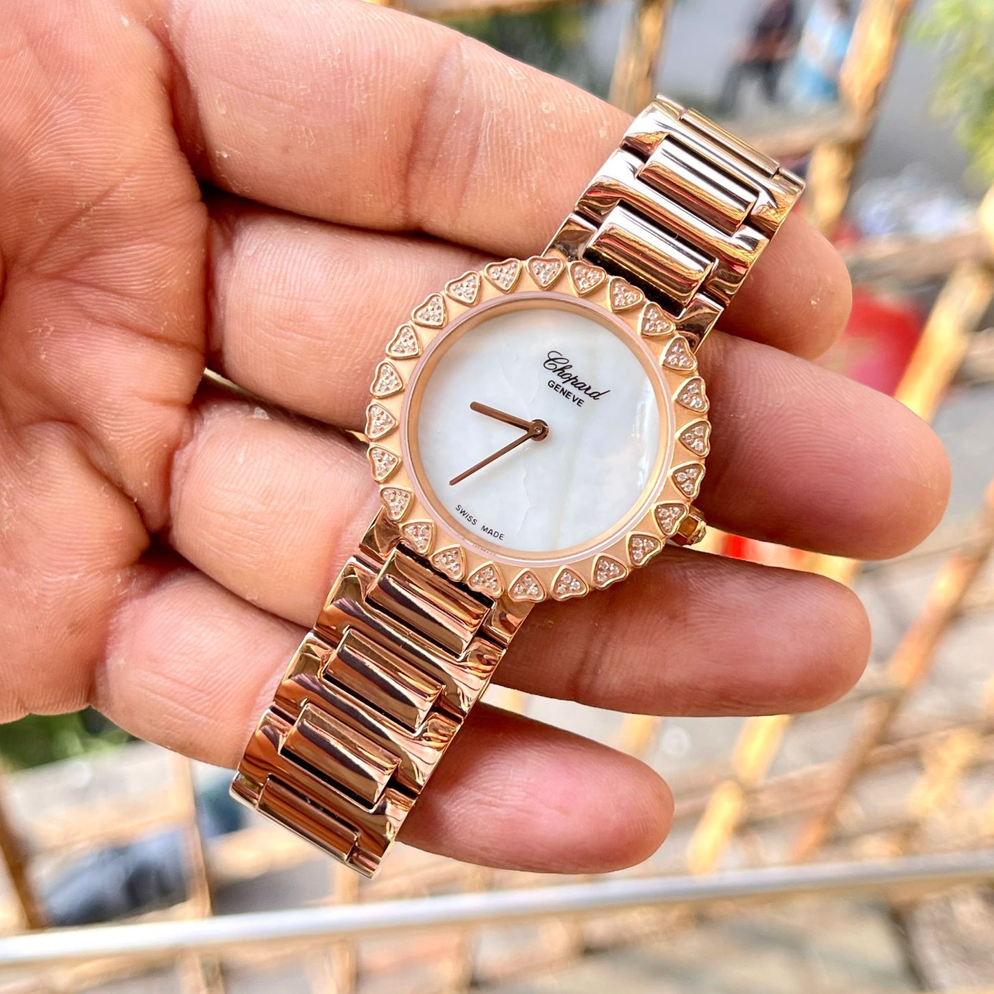 Amazing Premium quality Luxury girls watch - AmazingBaba