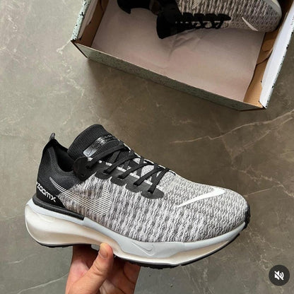 Amazing Nk zoom Invincible shoes