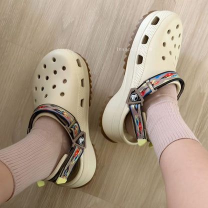 Classic hike IKAT clogs